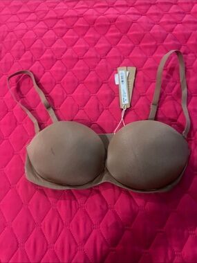 SKIMS Ultimate Push-Up Strapless Bra in Color Sienna NWT
